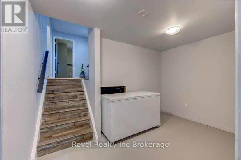 355 Oxford Avenue — photo 33 of 40