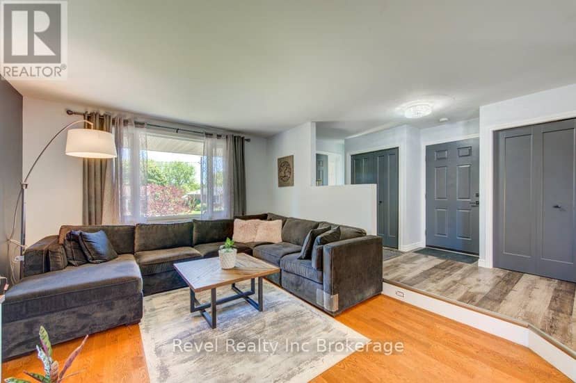 355 Oxford Avenue, Ingersoll, photo 5