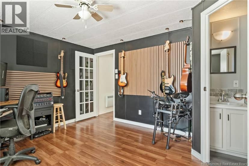 12 Pheasant Street — photo 25 of 32
