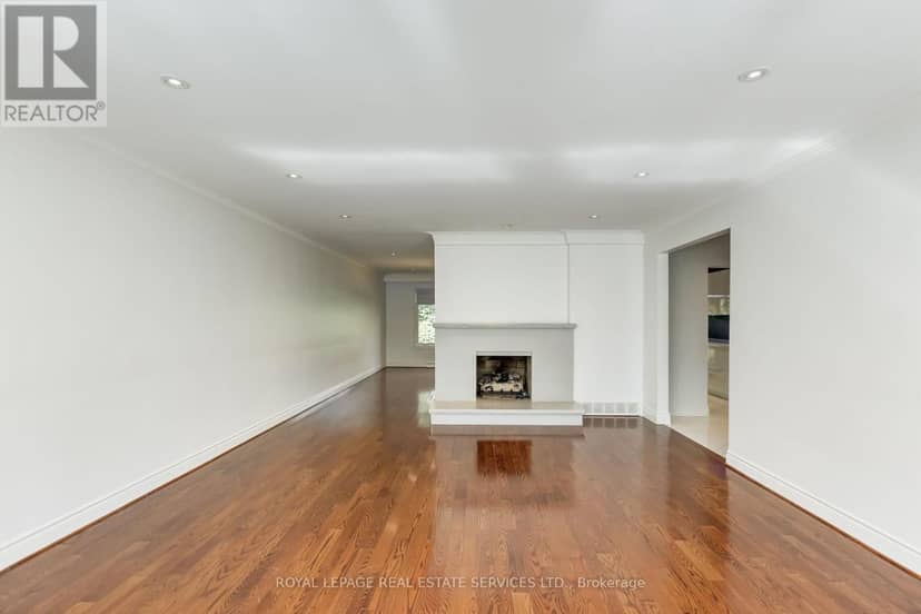 75 Ravensbourne Crescent — photo 12 of 40