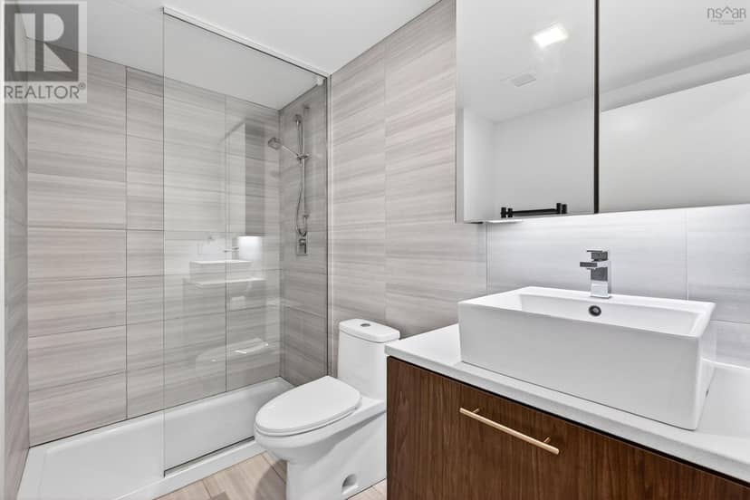 401 1048 Wellington Street — photo 27 of 40