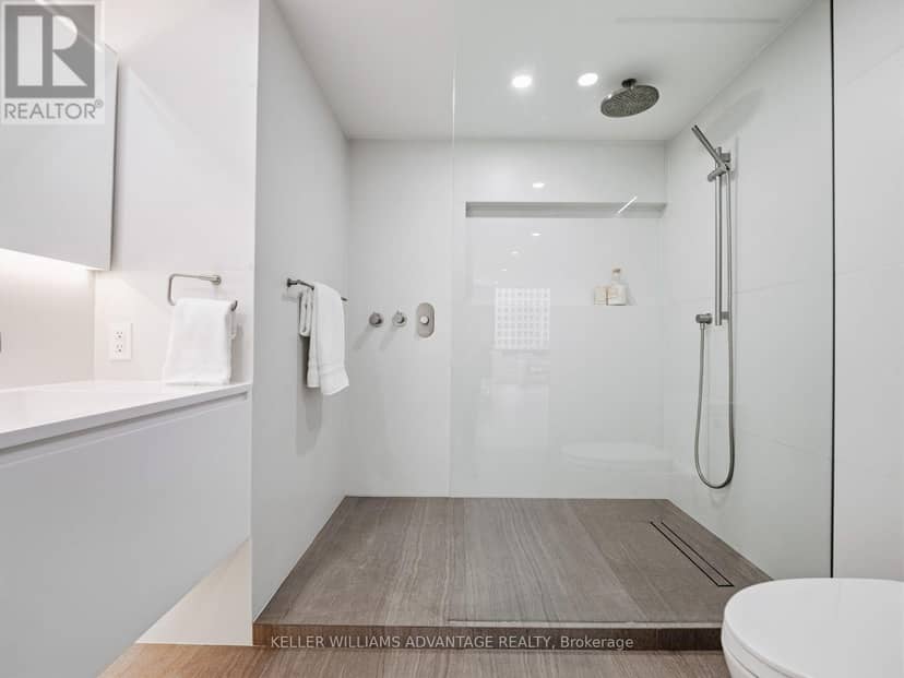 1002 - 1166 Bay Street — photo 28 of 40
