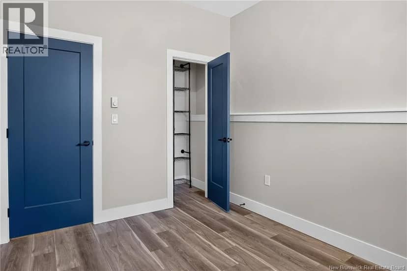 48 Oakhill Crescent — photo 12 of 40
