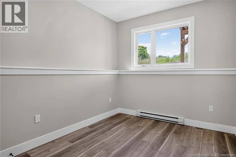 48 Oakhill Crescent — photo 11 of 40