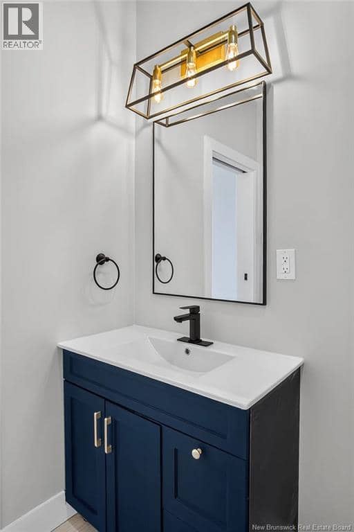 48 Oakhill Crescent — photo 32 of 40