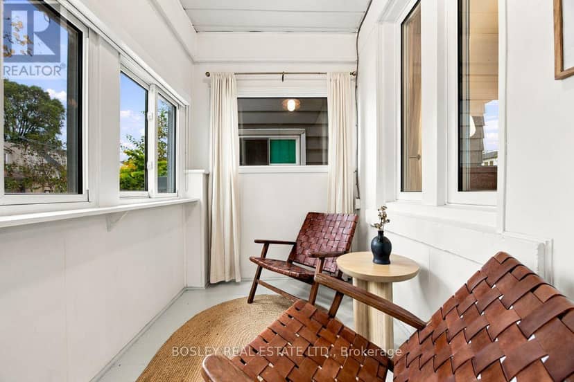 158 Bastedo Avenue, Toronto, photo 2