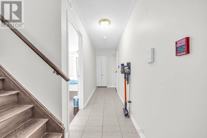 53 - 653A Warden Avenue — photo 16 of 40