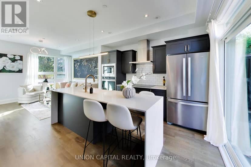 952 Dundas Street E, Toronto