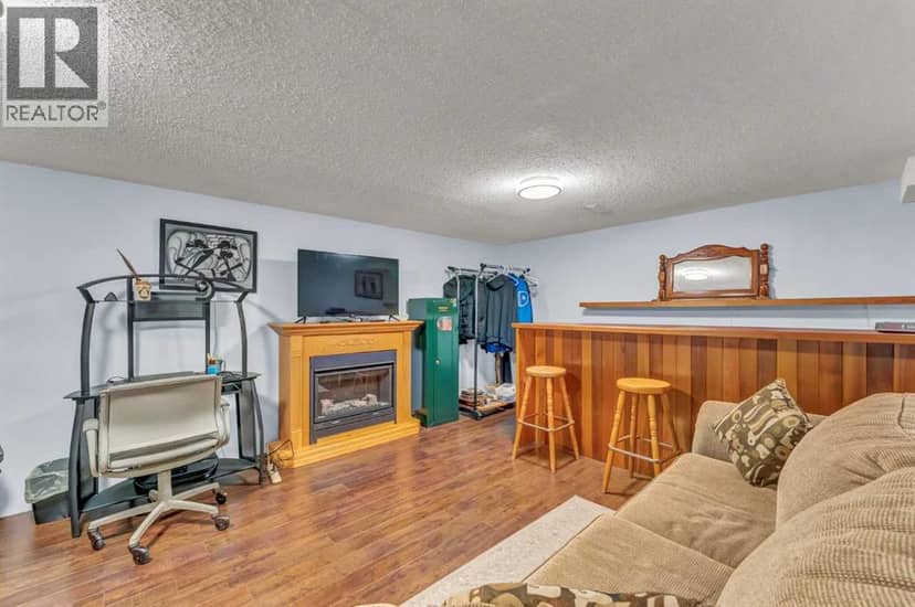 2121 Hull Way NE — photo 24 of 40