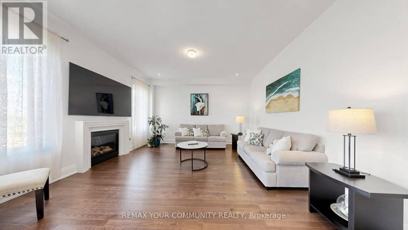 9 Backhouse Drive, Richmond Hill, photo 2