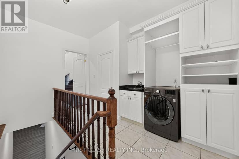 67 Black Walnut Crescent — photo 16 of 40