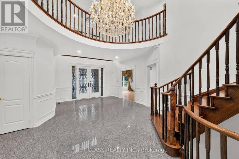 67 Black Walnut Crescent, Richmond Hill, photo 2