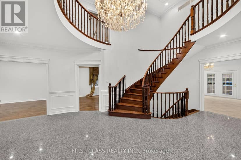 67 Black Walnut Crescent, Richmond Hill, photo 3