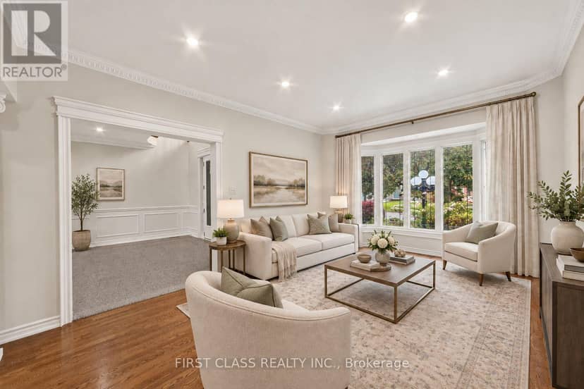 67 Black Walnut Crescent, Richmond Hill, photo 4