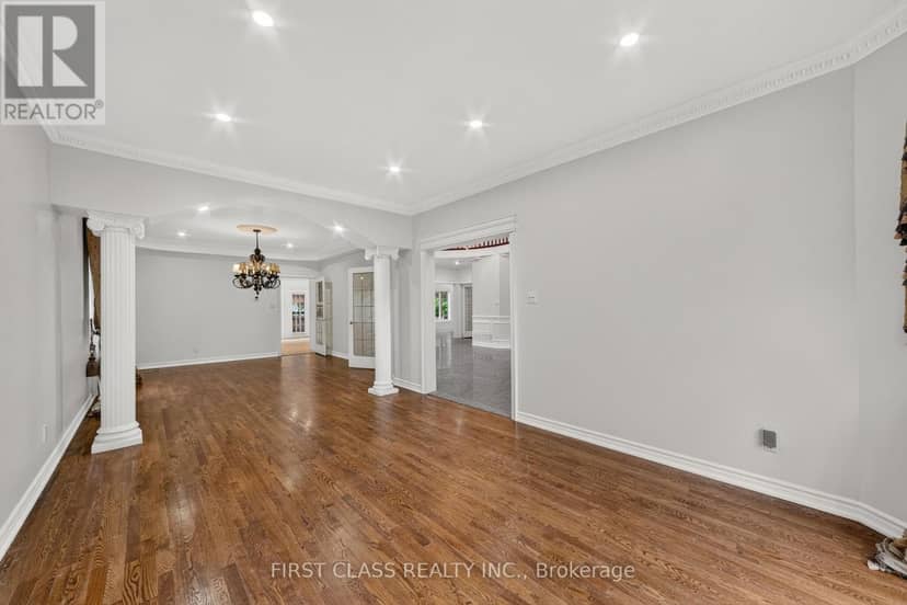 67 Black Walnut Crescent, Richmond Hill, photo 5