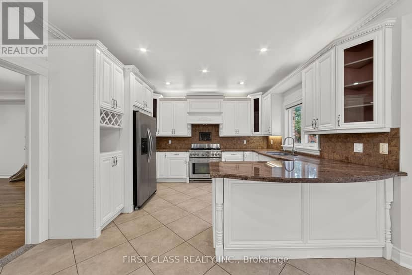 67 Black Walnut Crescent, Richmond Hill, photo 7