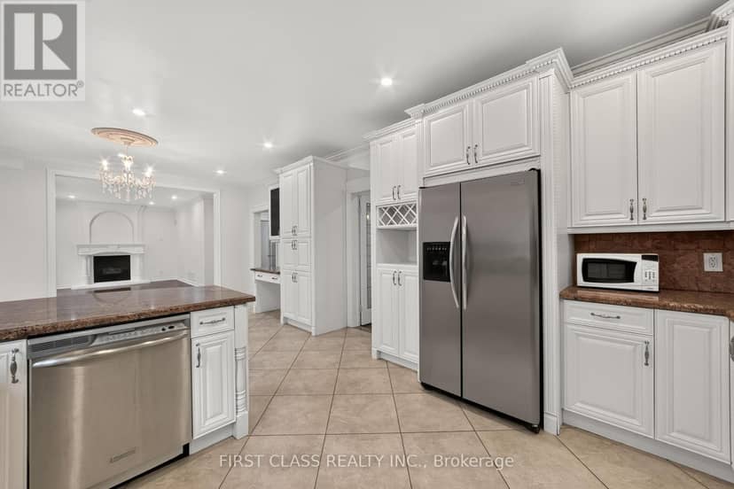 67 Black Walnut Crescent — photo 9 of 40