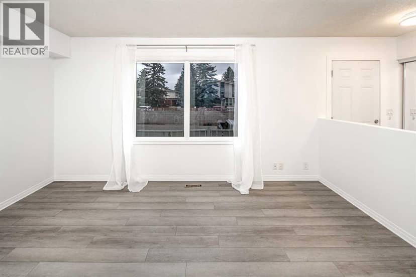 2, 6420 4A Street NE, Calgary, photo 3