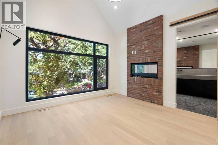 3322 42 Street SW — photo 32 of 40