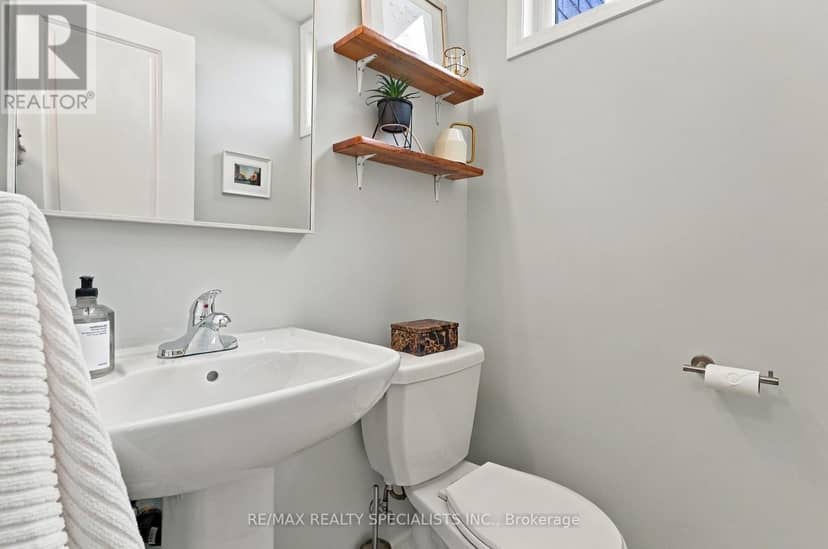 5 - 24 Fieldway Road — photo 19 of 40