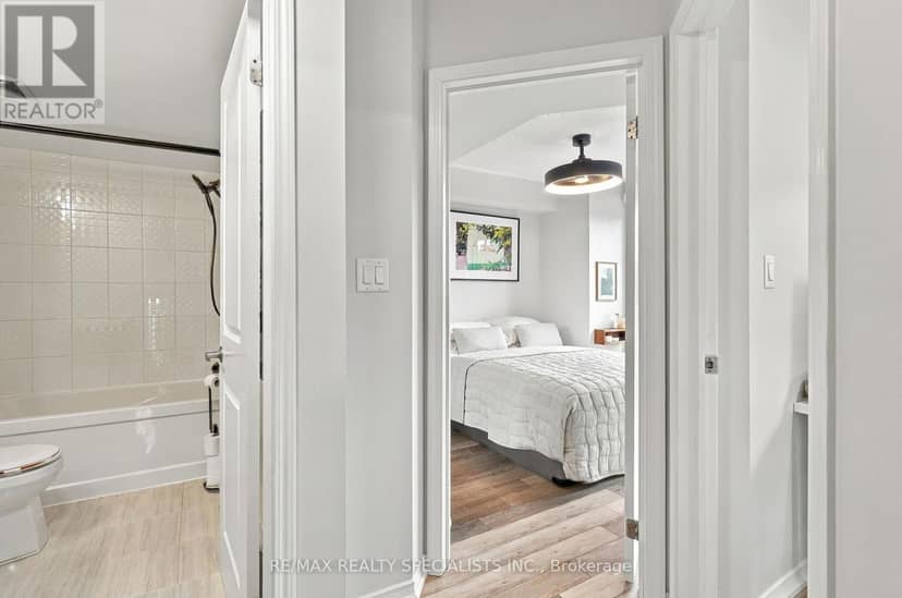 5 - 24 Fieldway Road — photo 35 of 40