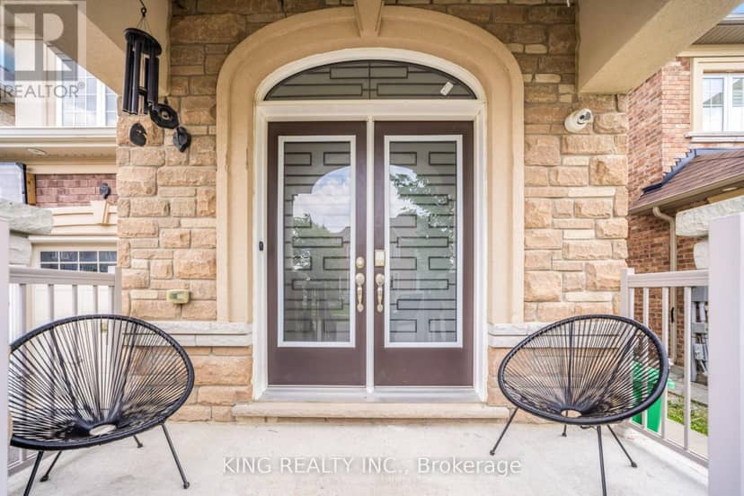 11 Malpass Street, Brampton, photo 2