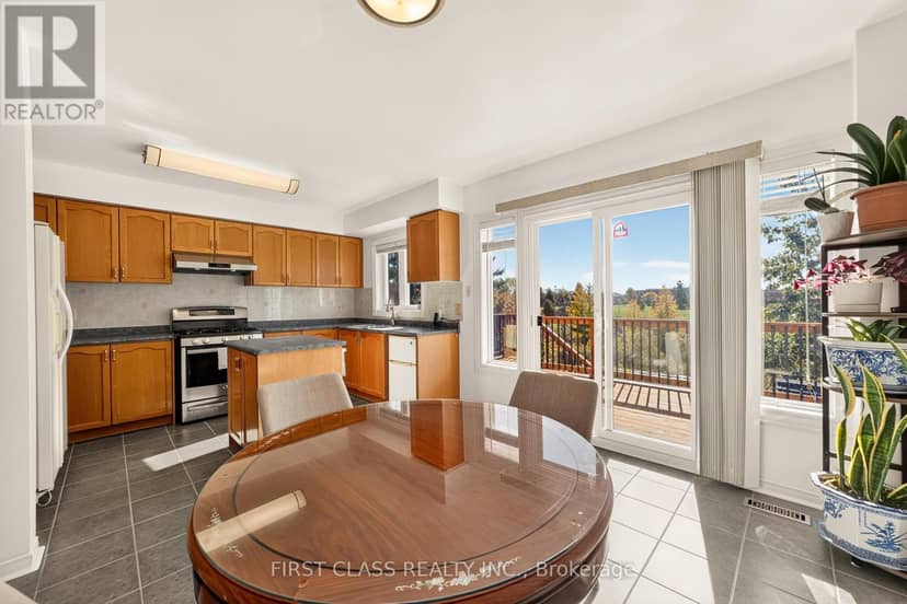 38 Pacific Wind Crescent — photo 11 of 40