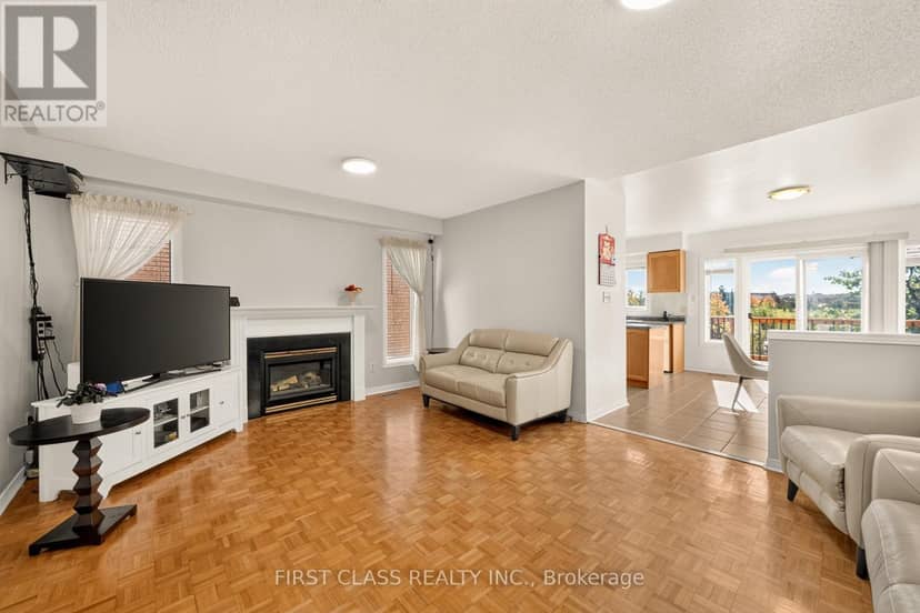 38 Pacific Wind Crescent, Brampton, photo 6