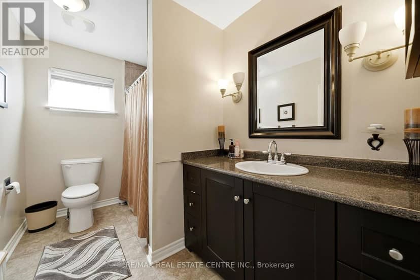 44 Madelaine Crescent — photo 35 of 40