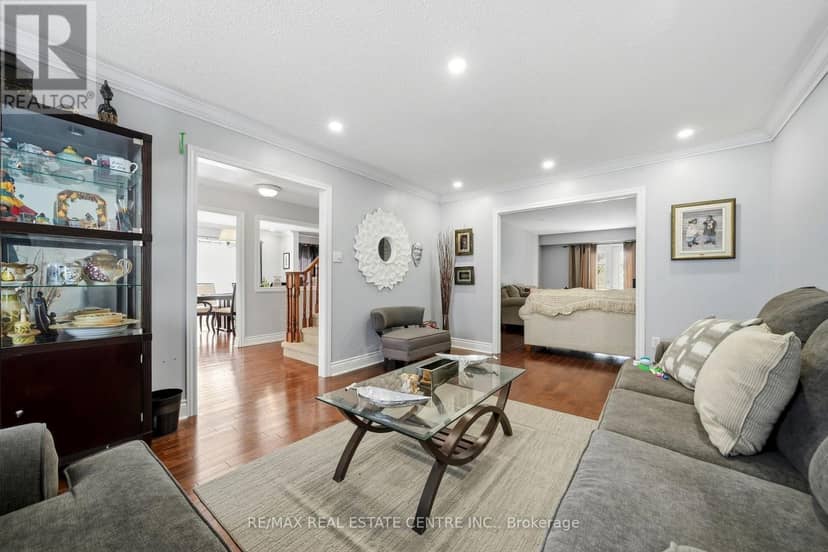 44 Madelaine Crescent, Brampton, photo 6