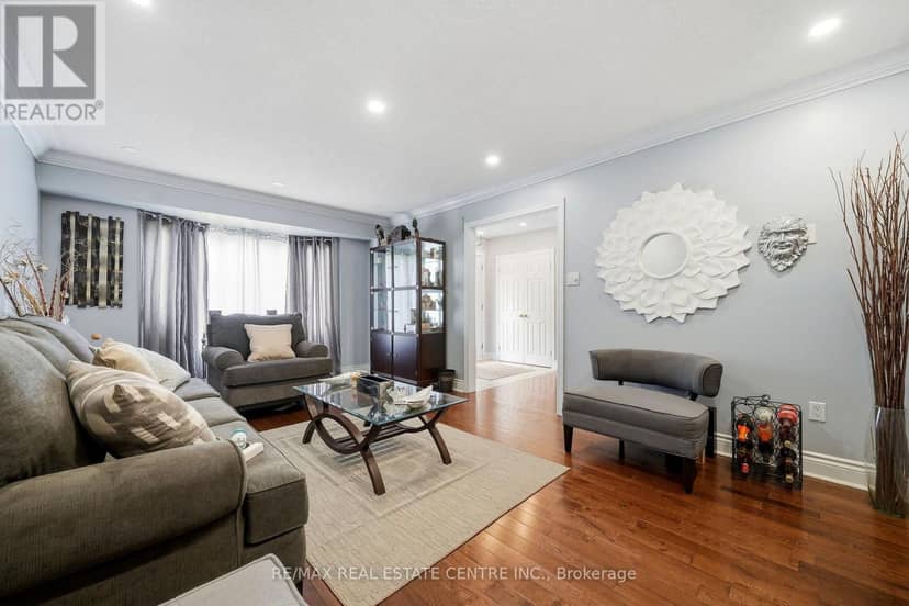44 Madelaine Crescent, Brampton, photo 7