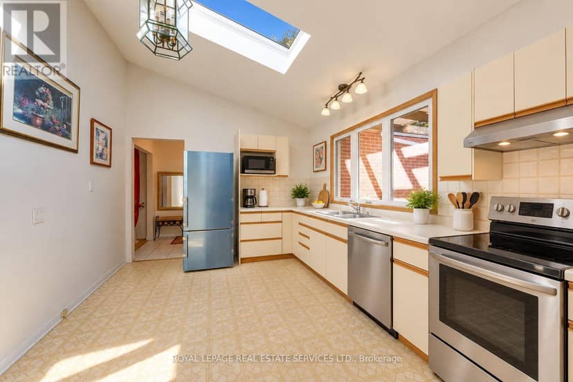 130 Solingate Drive — photo 18 of 33