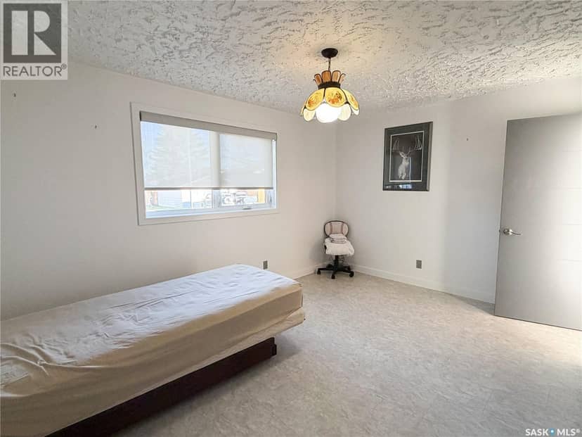 64 Dunfield CRESCENT — photo 12 of 32