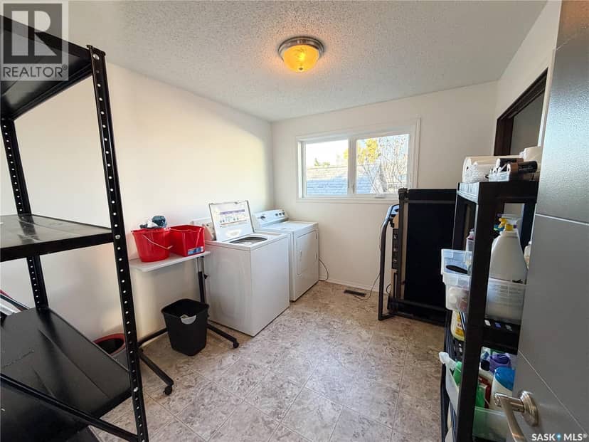 64 Dunfield CRESCENT — photo 16 of 32