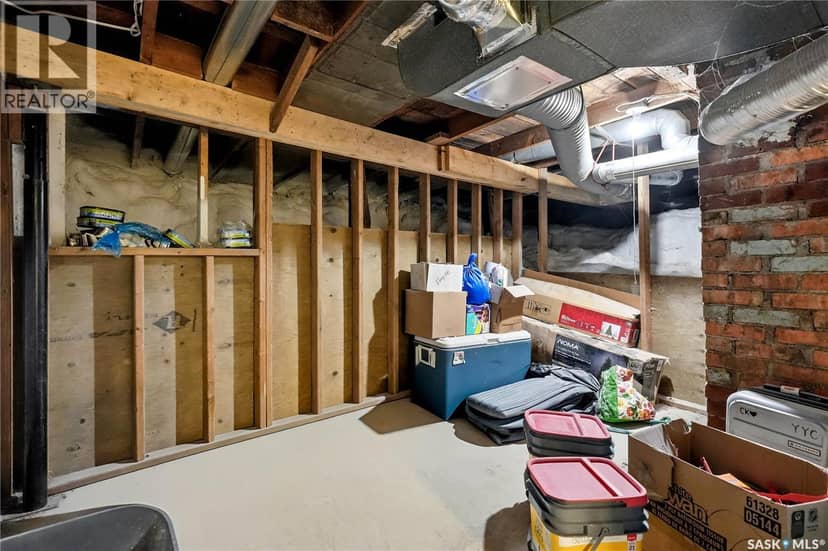 916 Iroquois STREET W — photo 22 of 40