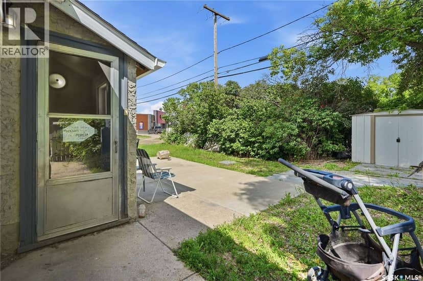 916 Iroquois STREET W — photo 23 of 40