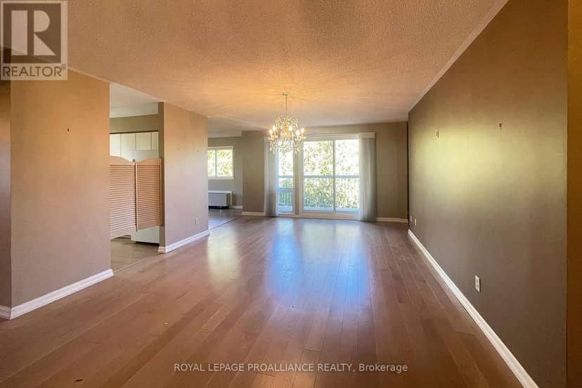 312A - 1099 Clonsilla Avenue — photo 13 of 40