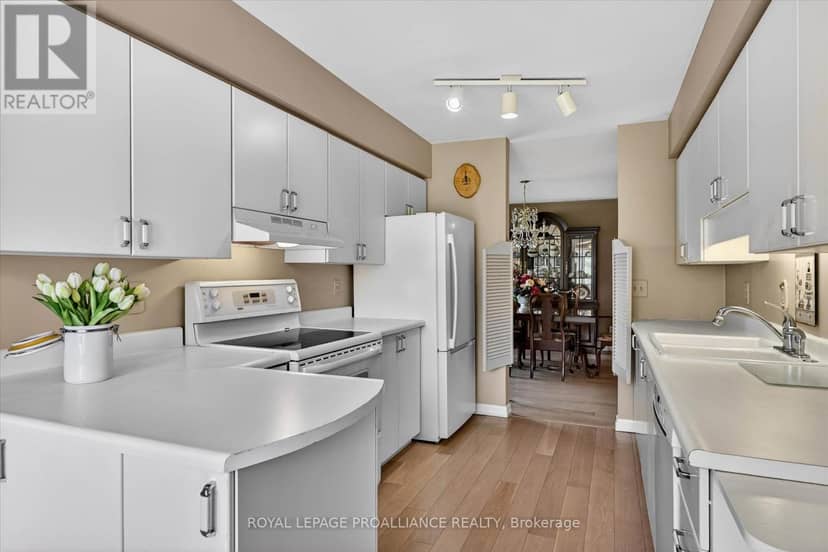 312A - 1099 Clonsilla Avenue — photo 19 of 40