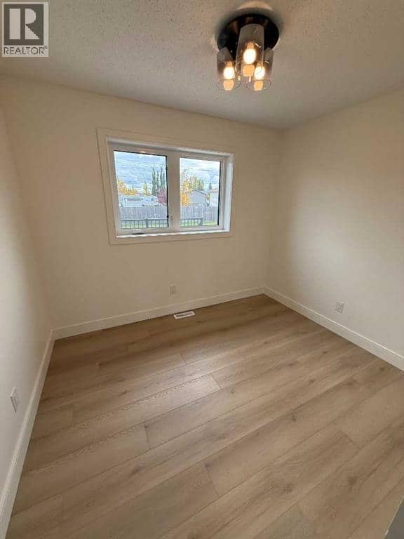 4505 53 Avenue — photo 24 of 40