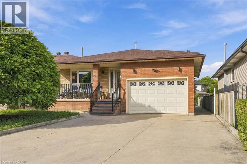 42 LASILA Court, Hamilton, photo 2