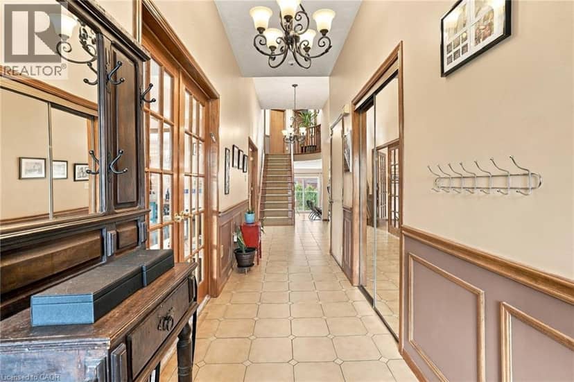 42 LASILA Court, Hamilton, photo 8