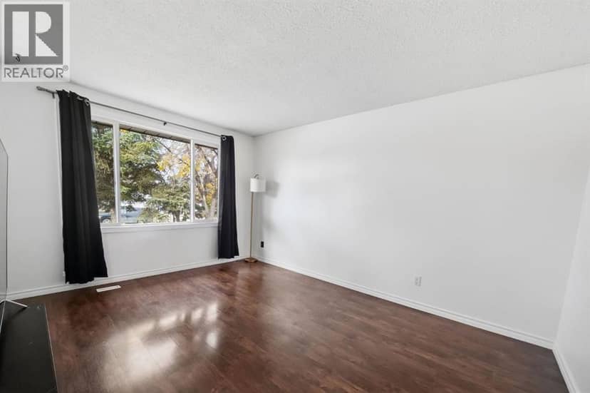 61 Chappel Drive — photo 12 of 34