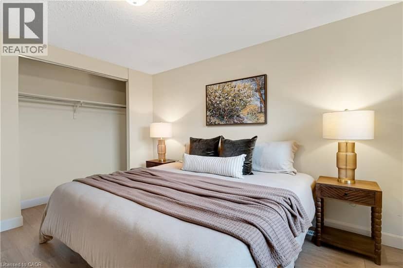 25 UPPER CANADA Drive Unit# 23 — photo 20 of 28