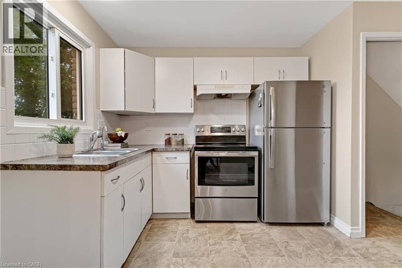 25 UPPER CANADA Drive Unit# 23 — photo 13 of 28