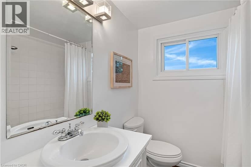 25 UPPER CANADA Drive Unit# 23 — photo 21 of 28