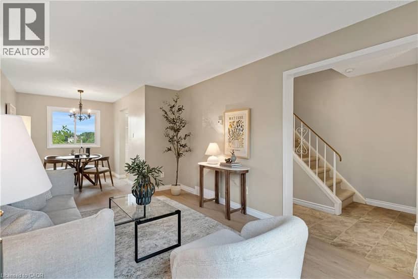 25 UPPER CANADA Drive Unit# 23 — photo 4 of 28