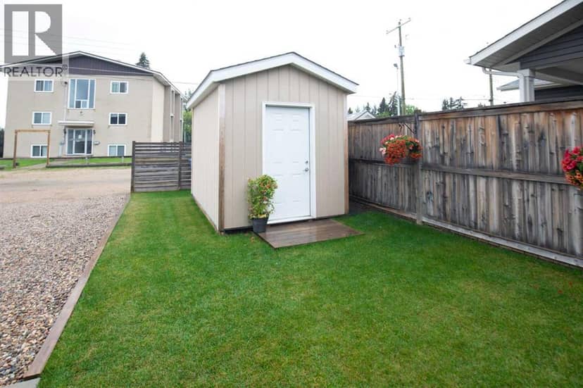 5697 45 Avenue — photo 9 of 32