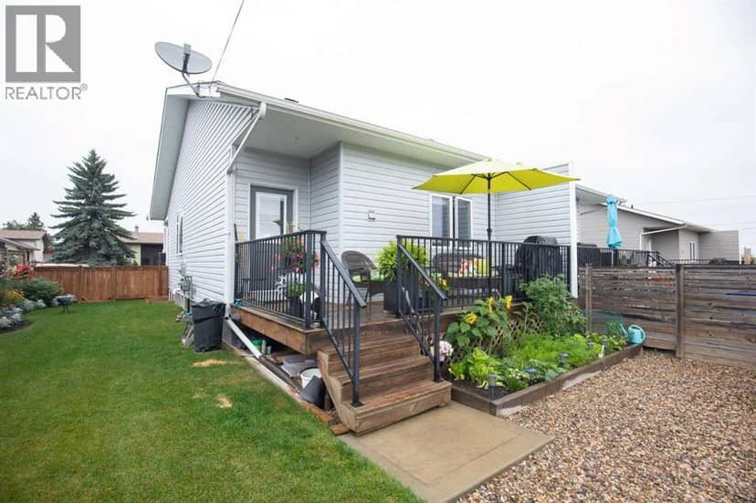 5697 45 Avenue, Lacombe, photo 5