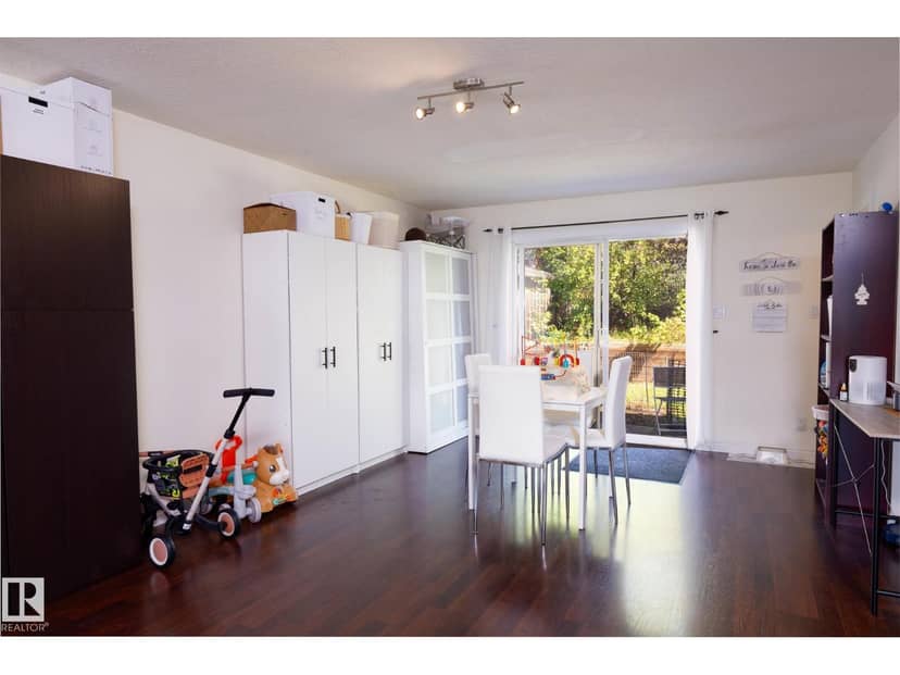 5019 42 ST — photo 24 of 40