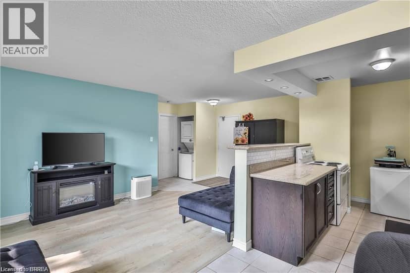 793 COLBORNE Street E Unit# 104, Brantford, photo 2
